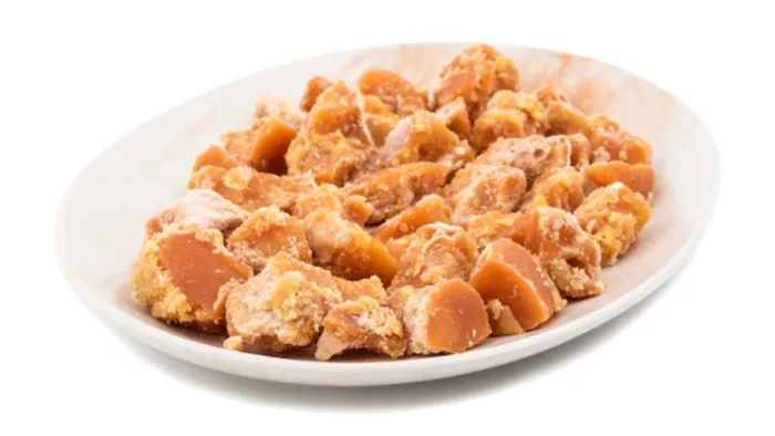 Benefits Of Jaggery: यह पेट की कब्ज की समस्या को दूर करता है।