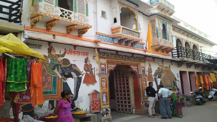 फोटो कैप्शन ..उदयपुर जिले के वल्लभनगर कस्बे की पहचान शीतला माता मंदिर, जिसे ऊंटाला माता कहा जाता है। जागरण