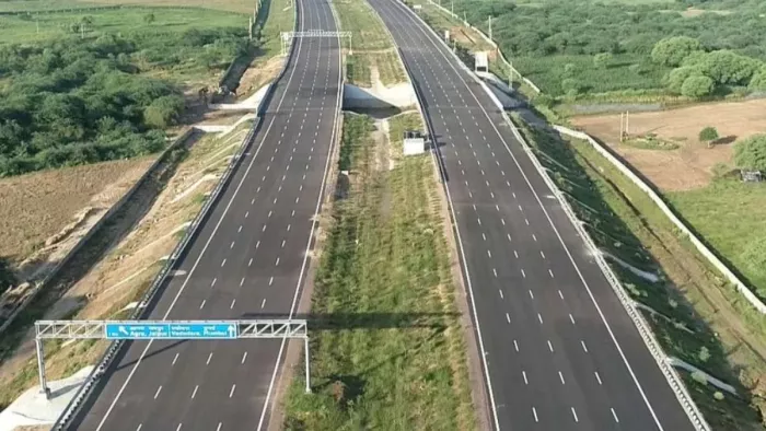 दिल्ली-मुंबई एक्सप्रेस-वे के अतिक्रमण पर चलेगा बुलडोजर।