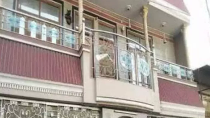 Meerut News: सोतीगंज के हिस्ट्रीशीटर कबाड़ी हाजी इकबाल की जब्त की गई कोठी में चोरी