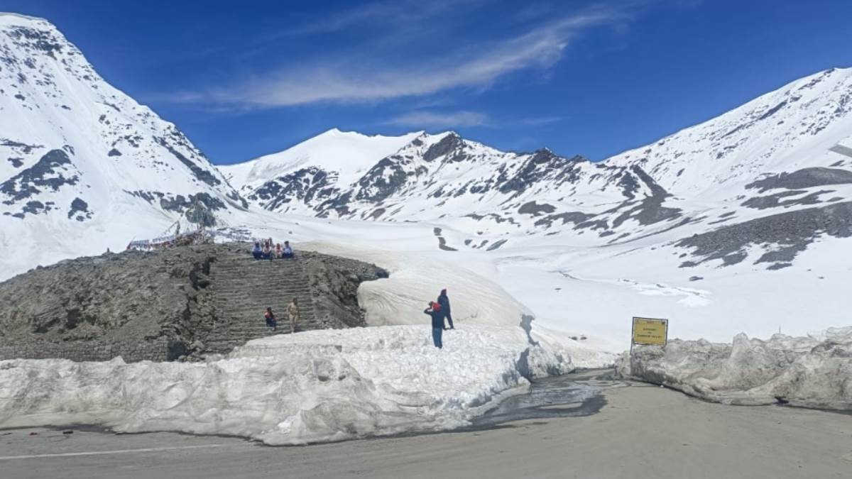 https://www.jagranimages.com/images/newimg/31102023/31_10_2023-manali_news_23570007_224959937.jpg