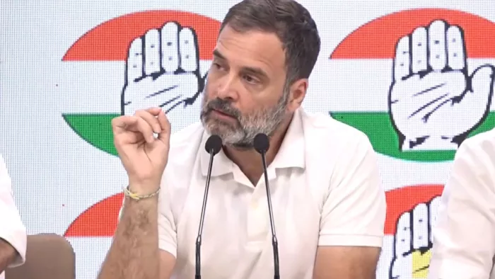 'मेरा फोन टैप कराते रहिए', विपक्षी नेताओं के हैकिंग के दावे पर राहुल गांधी बोले- हम लड़ने वाले लोग हैं