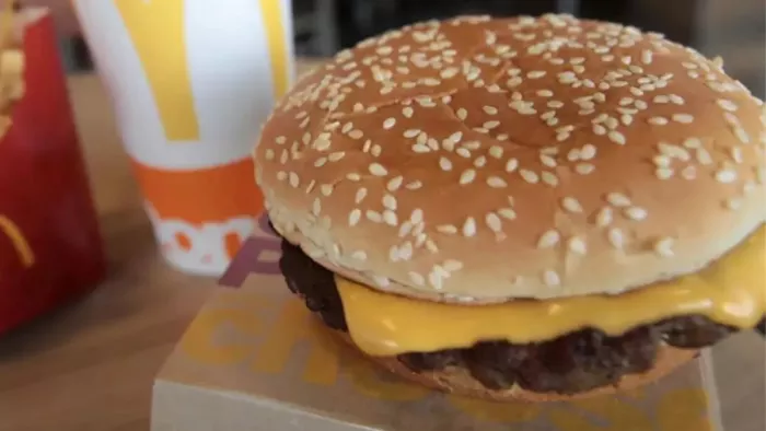 McDonald burger बर्गर खाने से लोग बीमार। (File Photo)