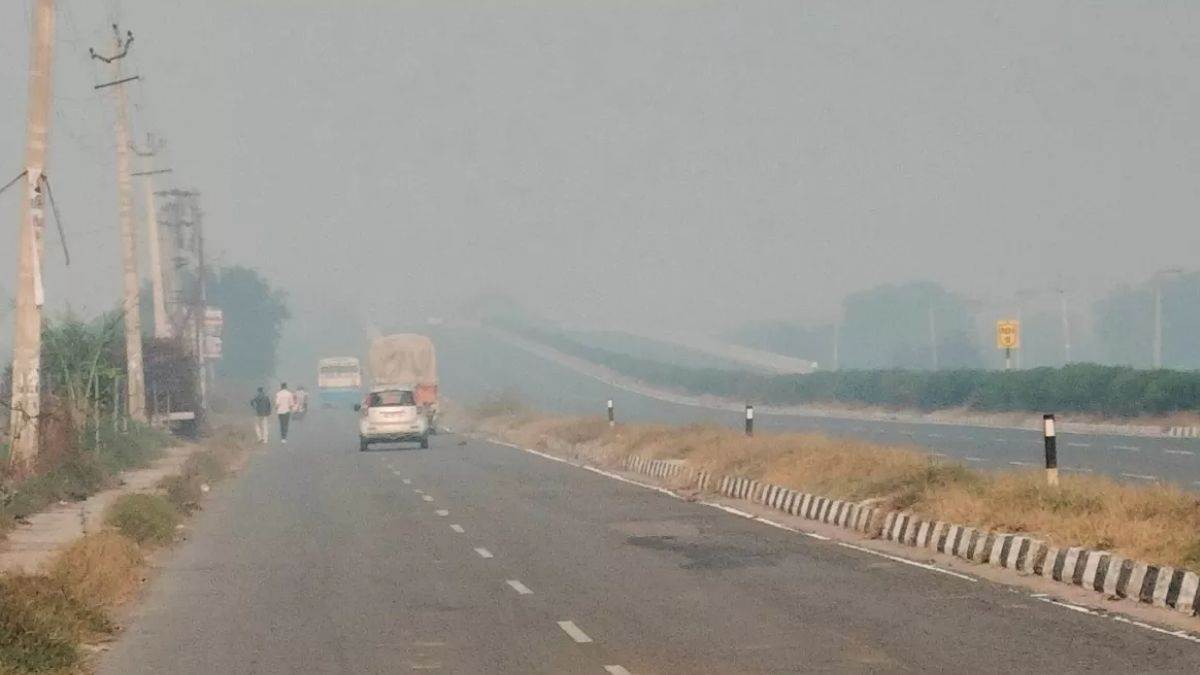 pollution air quality continuously deteriorating aqi crossed danger mark air deteriorate further due to firecrackers on diwali