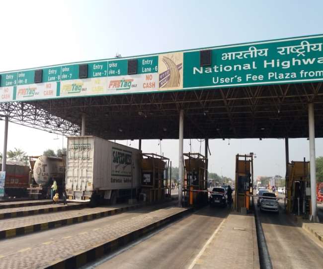 https://www.jagranimages.com/images/newimg/31122020/31_12_2020-31_ghabhana_toll_plaza_21222171.jpg