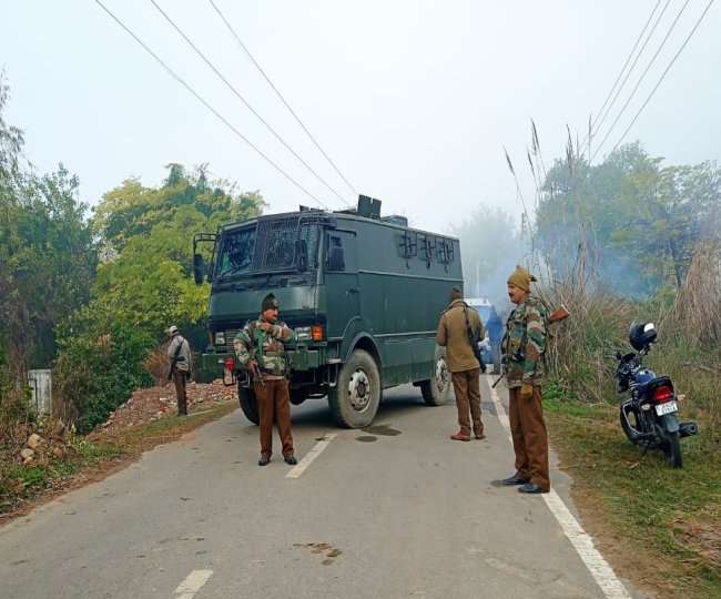 pakistan violates ceasefire in kupwara and hiranagar 5 people injured many houses damage