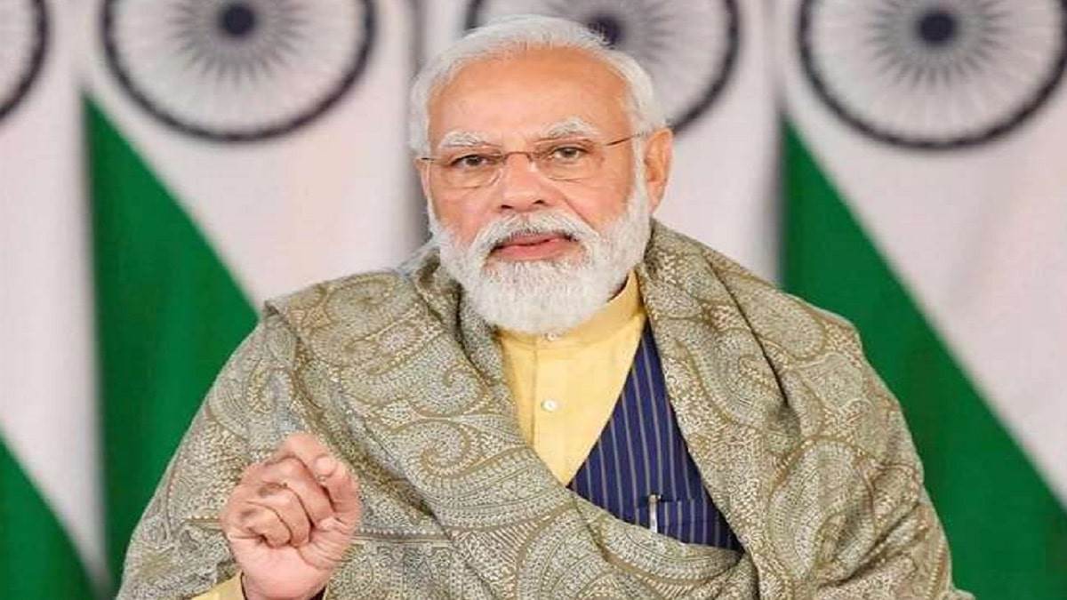 every day every moment must be utilised for nation building says pm narendra modi