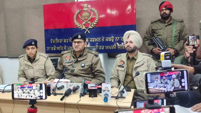 ATM तोड़कर लूट की साजिश रचने वाले आरोपित चढ़े पुलिस के हत्थे