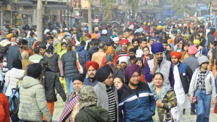 New Year के जश्न में रंगने के लिए तैयार गुरुनगरी