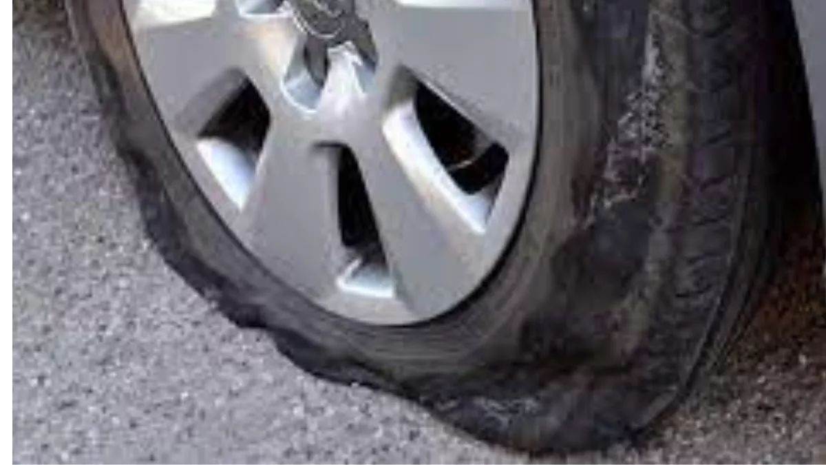 over 50 cars punctured due to iron board on mumbai nagpur highway