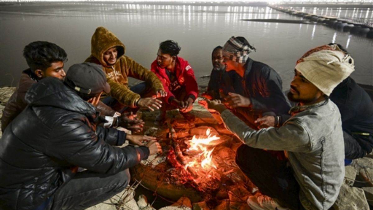 up weather update new year 2025 will be welcomed with severe cold in up lucknow agra prayagraj varanasi kanpur bareilly weather