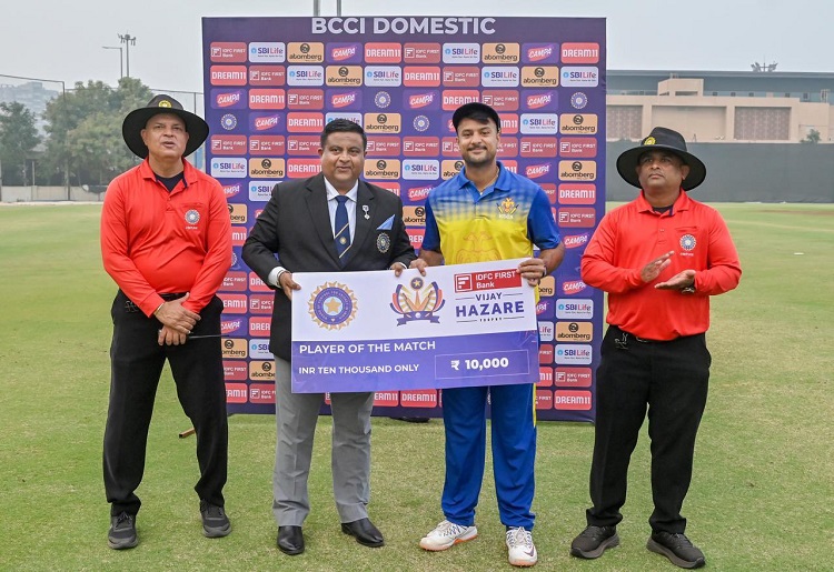 Vijay Hazare Trophy भारतीय क्रिकेटर ने लगाई शतकों की हैट्रिक, IPL 2025 नीलामी में नहीं मिला था