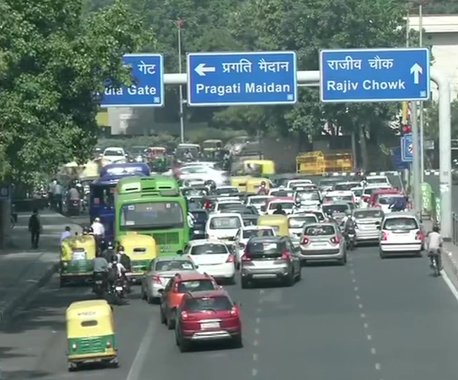 दिल्ली में शुरू हुई ऑटो, टैक्सी सेवा 