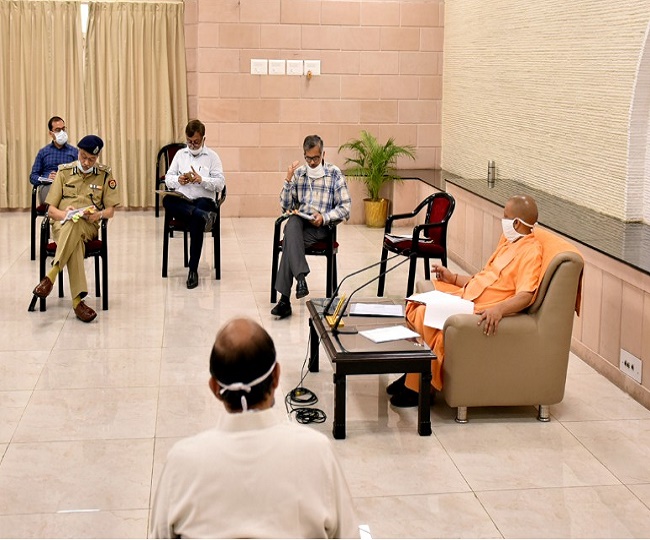 PM Modi : CM Yogi Launch Atma Nirbhar Uttar Pradesh Rojgar Abhiyan