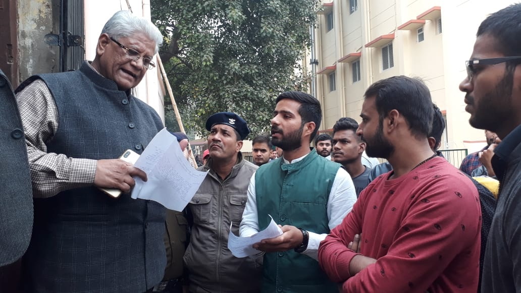 इलाहाबाद विश्वविद्यालय के KPUC व Holland Hall हॉस्टल अंत:वासियों में ...
