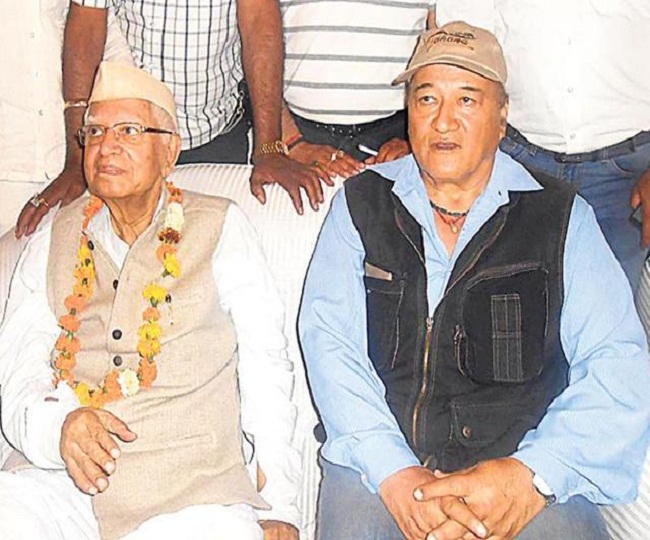 पूर्व सांसद बाबा ने दी सफाई, कहा - सेल्फी के चक्कर में गलती से कर दिया ...
