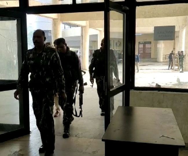 रांची के CRPF कैंप में सिपाही ने कमांडर की हत्या कर खुद को मारी गोली, कर ली खुदकुशी