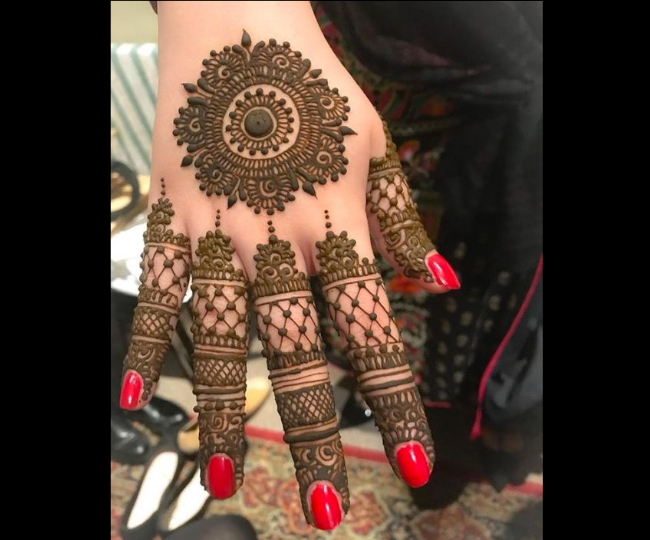 13 Back Hand Mehndi Designs That Will Steal Your Heart | Meesho