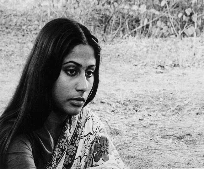 https://www.jagranimages.com/images/newimg/articleimage/smita_patil_photos.jpg