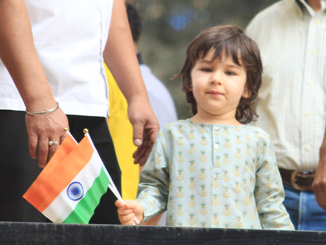 Taimur's Fashion Goals: काउबॉय से लेकर एथनिक लुक तक ऐसा है तै…