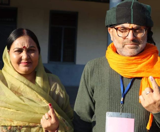 Himachal Pradesh Election गगरेट विधायक राजेश ठाकुर ने की वोटिंग