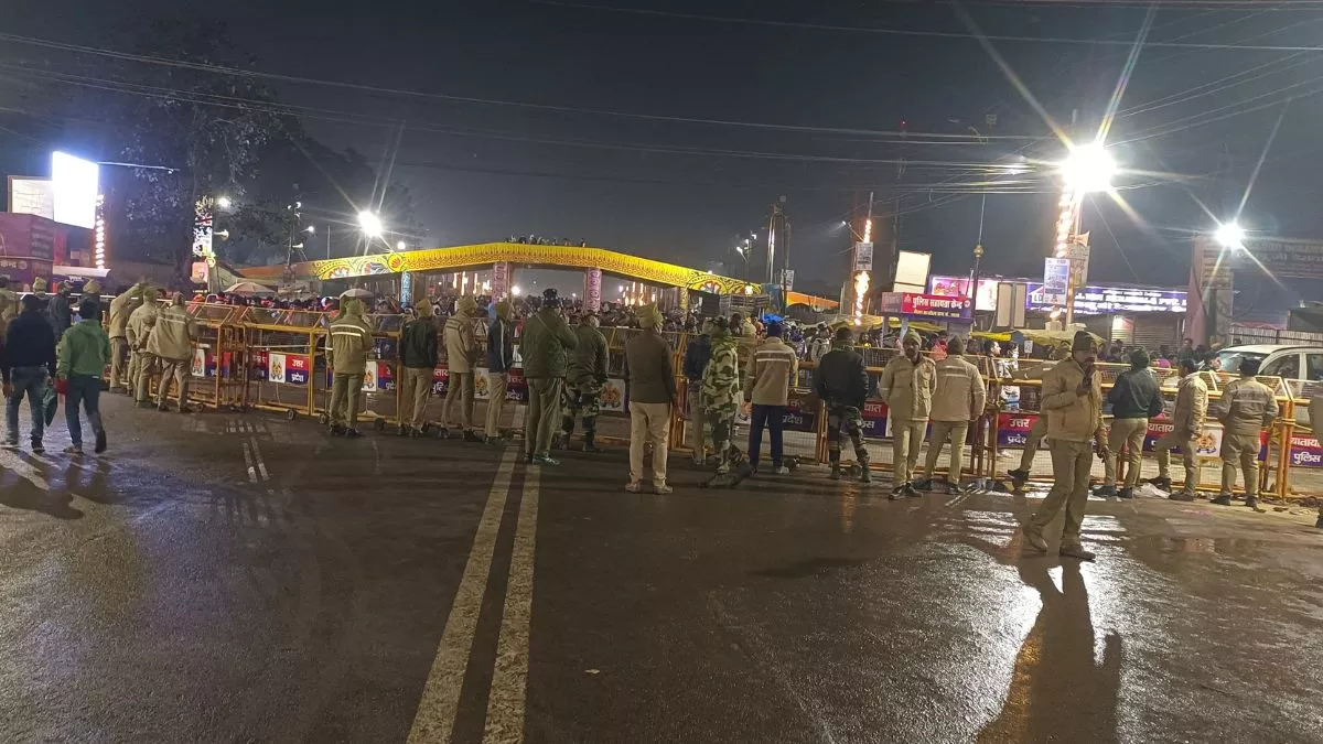 Mahakumbh 2025 Live updates: काली रोड को किया गया बंद