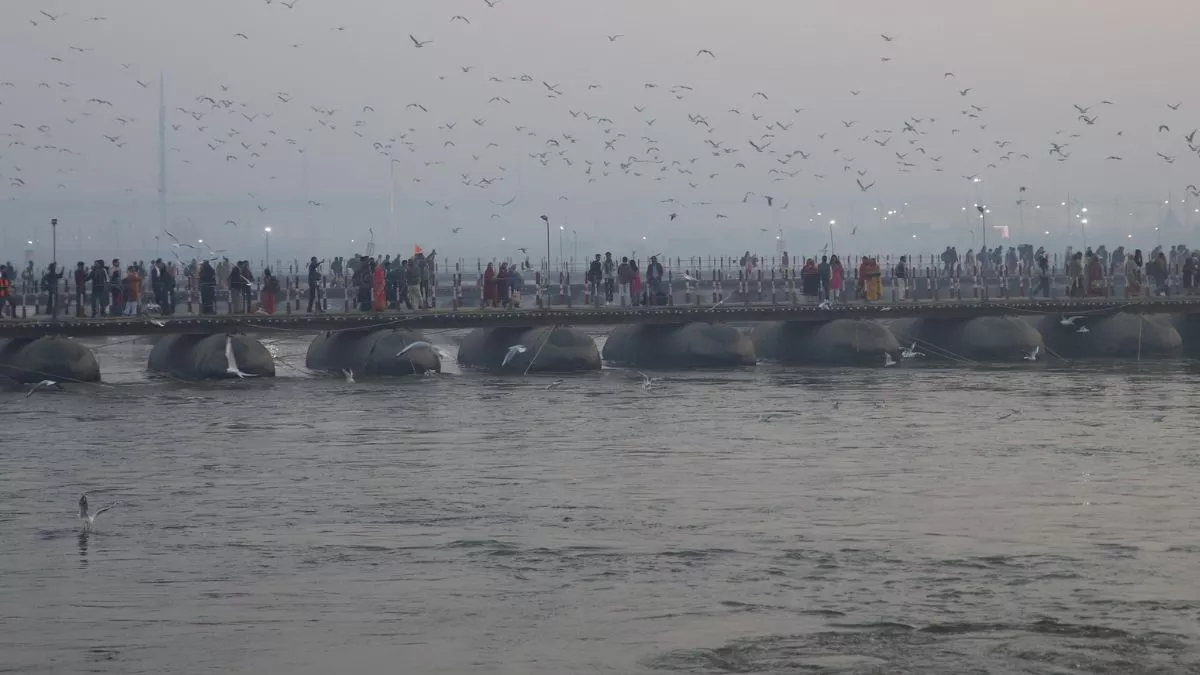 Mahakumbh 2025 Live updates: भीड़ प्रबंधन के लिए पुलिस विशेष सतर्क, पार्किंग पर विशेष ध्यान