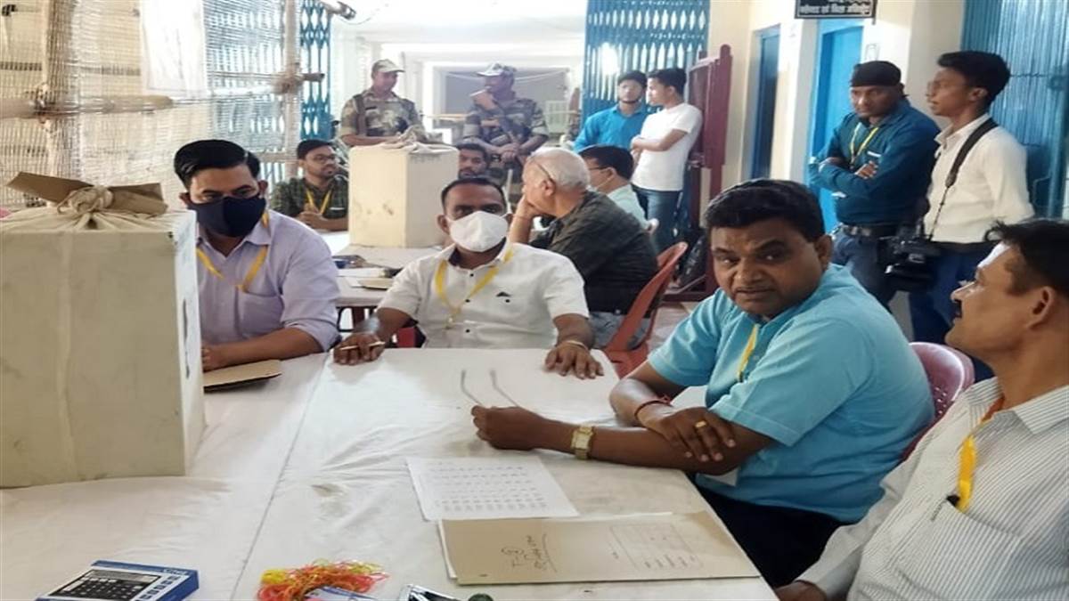 फतेहपुर : कानपुर- फतेहपुर विधान परिषद सीट के ल‍िए मतगणना जारी