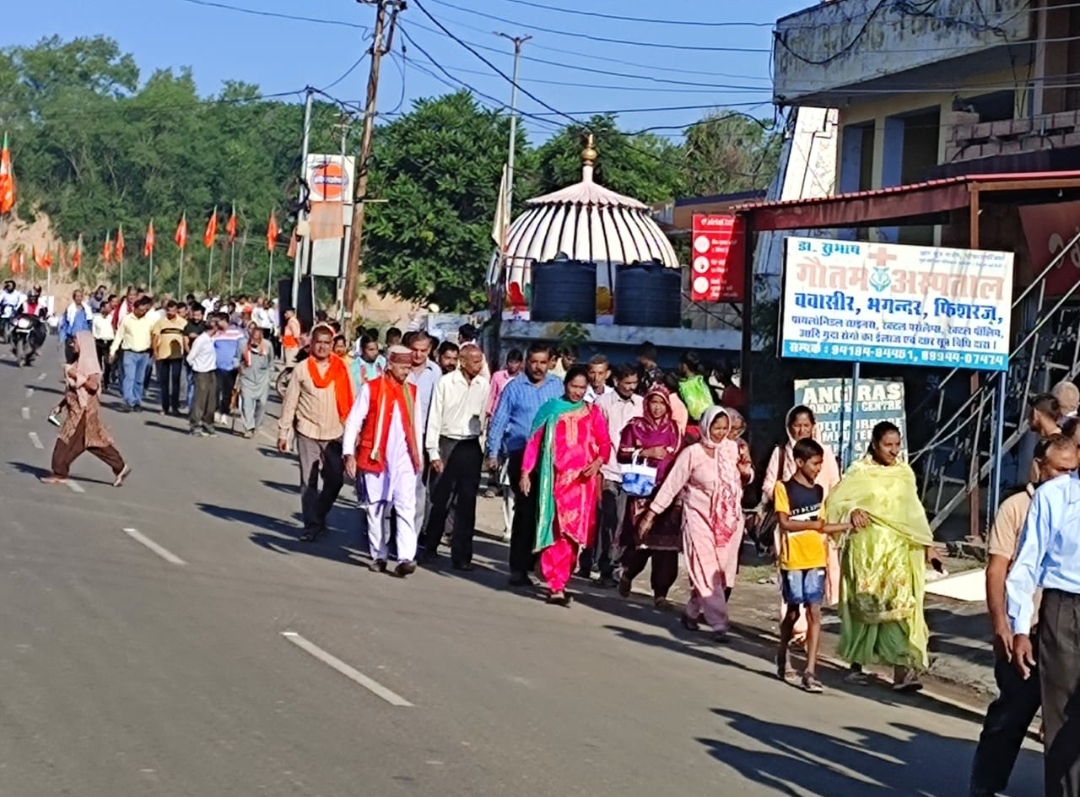 ऊना में एकत्र होने लगी भीड़ 