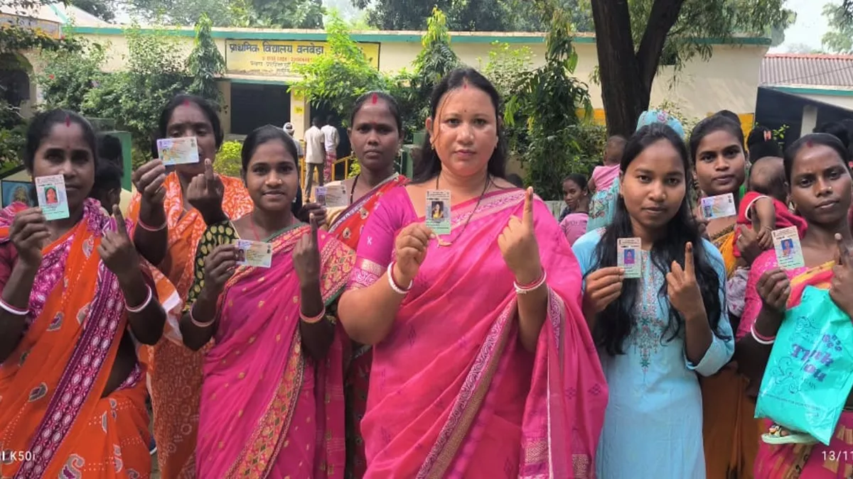 जिला परिषद सदस्य देवयानी मुर्मू ने मताधिकार का किया प्रयोग