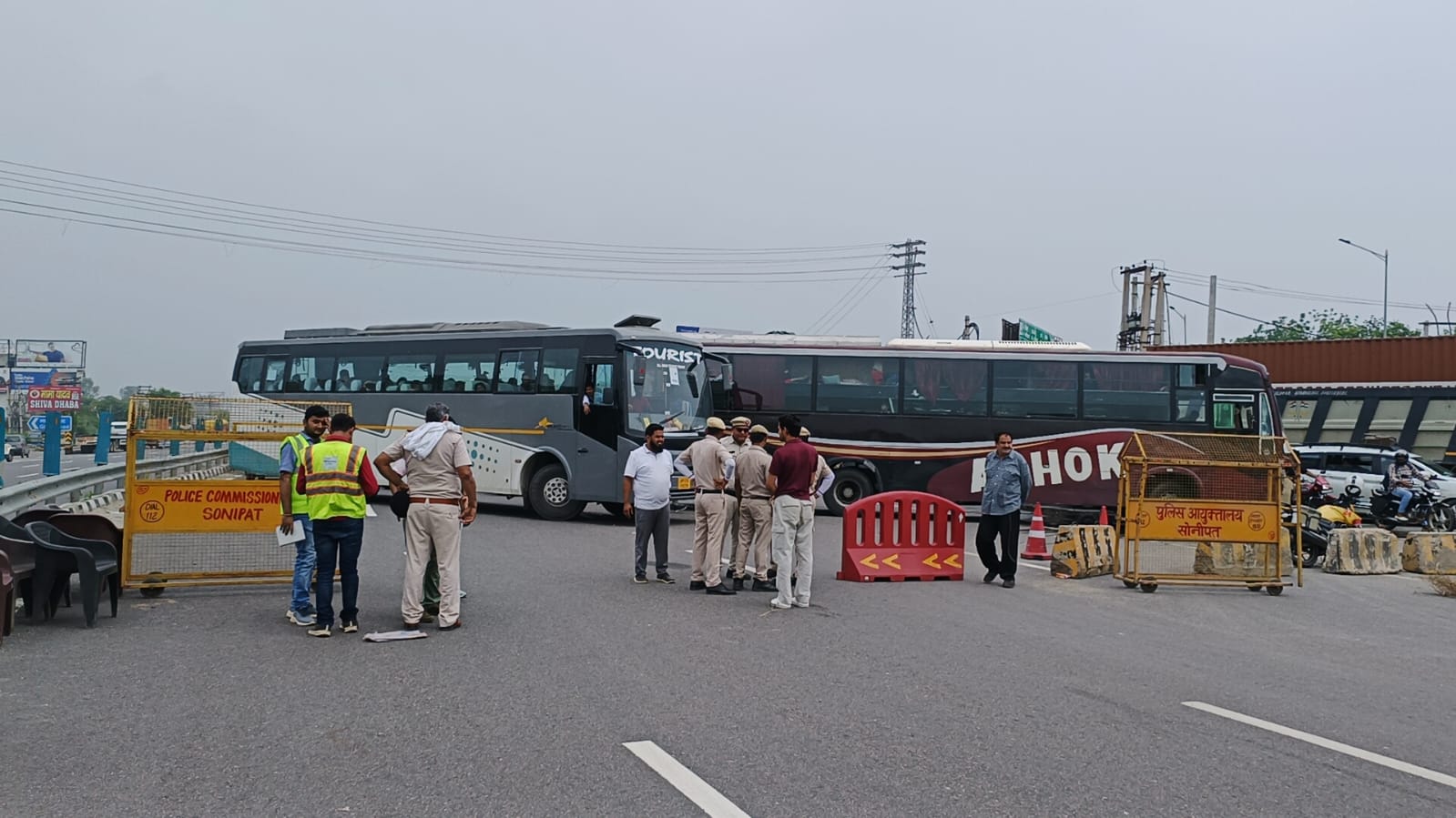 Delhi Floods Updates: सोनीपत पुलिस ने कुंडली बार्डर से रोका दिल्ली में आवागमन