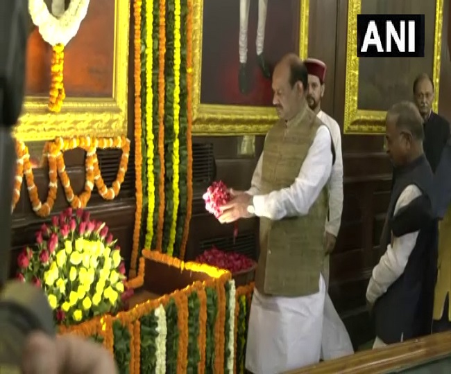 लोकसभा अध्यक्ष ने दी श्रद्धांजलि