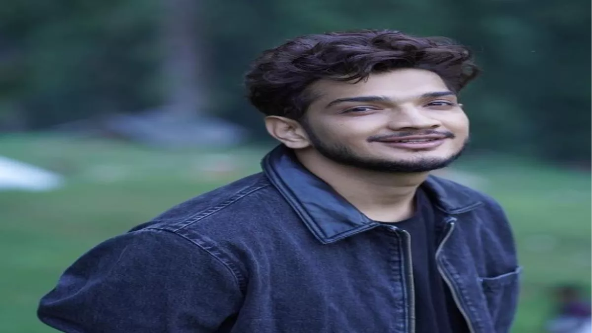 पहले दिन ही वोटिंग में सबसे आगे मुनव्वर फारूकी