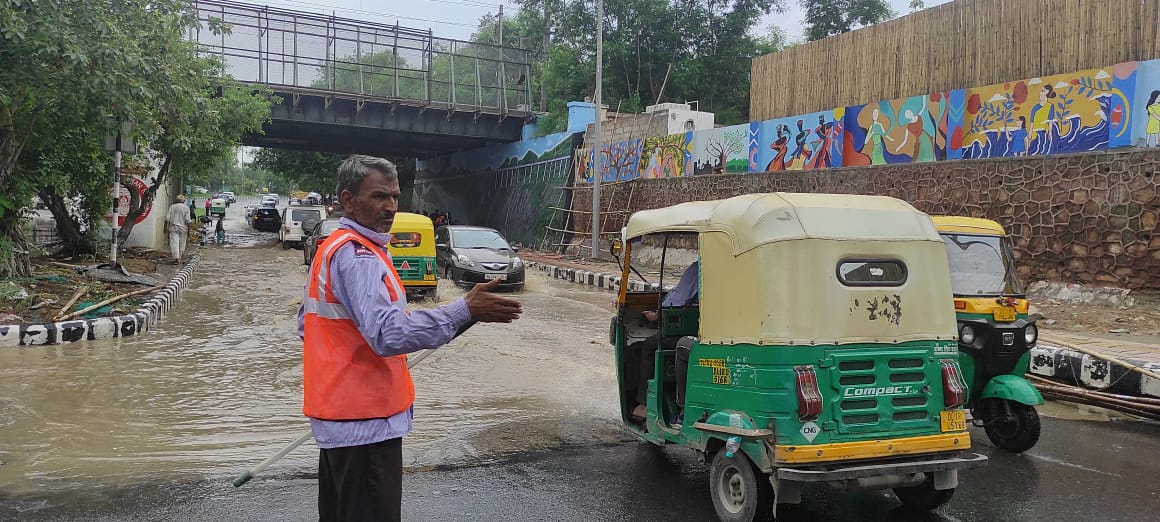 Delhi Flood Updates: भैरों मार्ग पर आवागमन शुरू