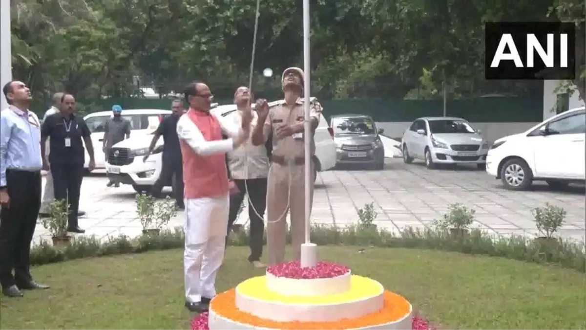 Independence Day 2024 Live: शिवराज सिंह ने अपने आवास पर फहराया तिरंगा