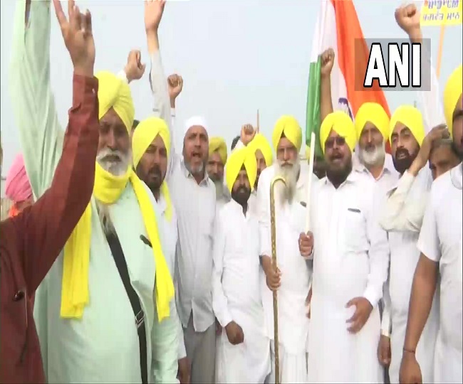 शपथ ग्रहण समारोह स्थल पर लोगों का आना शुरु