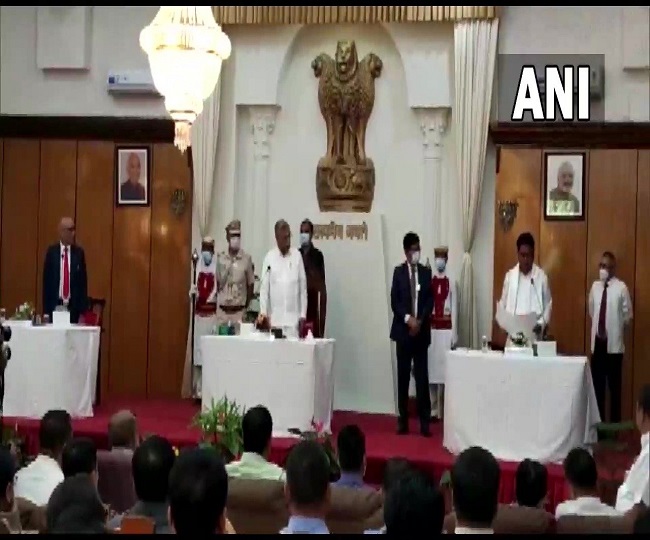 6 नेताओं ने ली मंत्रिपद की शपथ