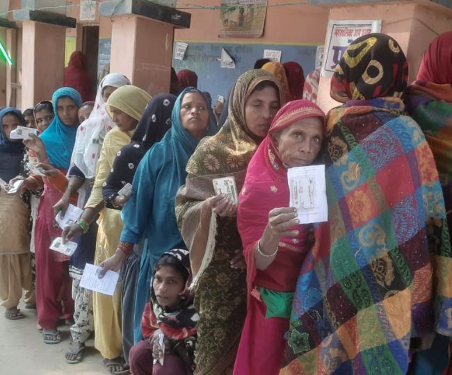 बूथों पर मुहैया कराई गई बुनियादी सुविधाएं