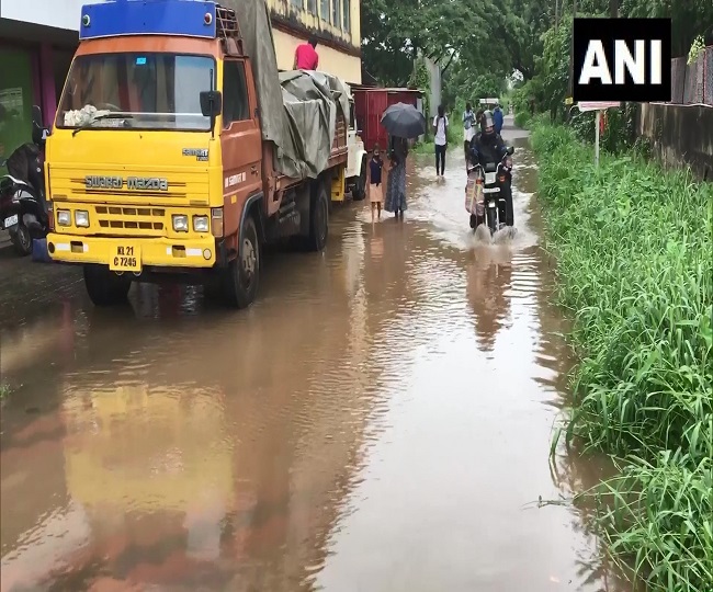 केरल के कोट्टायम शहर में बारिश के बाद हुआ जलभराव