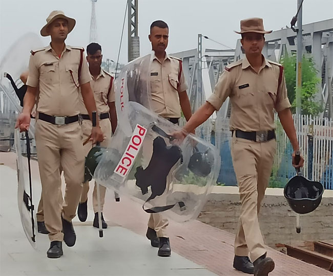 लखीसराय में बिहार बंद को लेकर हाई अलर्ट, रेलवे स्टेशनों की बढ़ाई गई सुरक्षा
