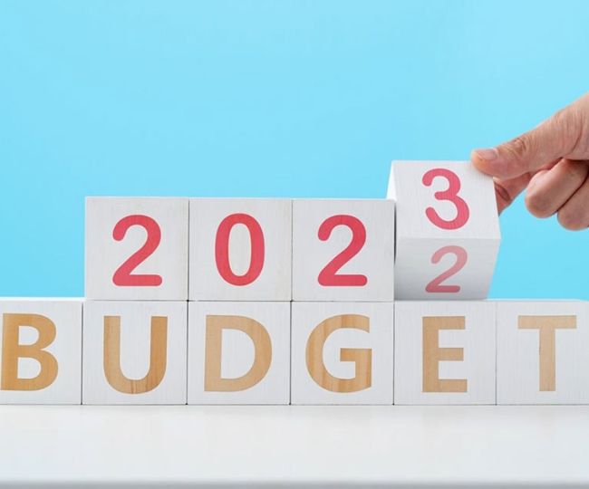 Budget Live Updates: बजट से पहले शेयर बाजार में रौनक