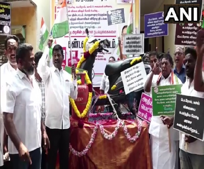 ईंधन की बढ़ी कीमतों को लेकर कांग्रेस का आज भी प्रदर्शन