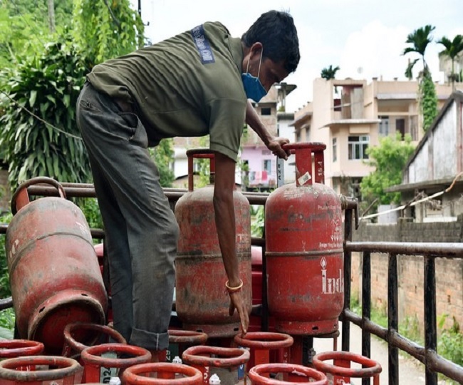 सिलेंडर की कीमतों में 250 रुपए का इजाफा