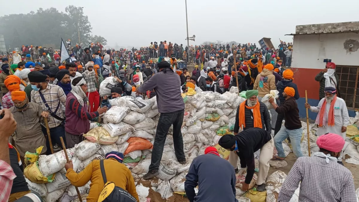 किसानों के उग्र प्रदर्शन को देखते हुए पंजाब-हरियाणा सीएम के आवास की बढ़ाई गई सुरक्षा