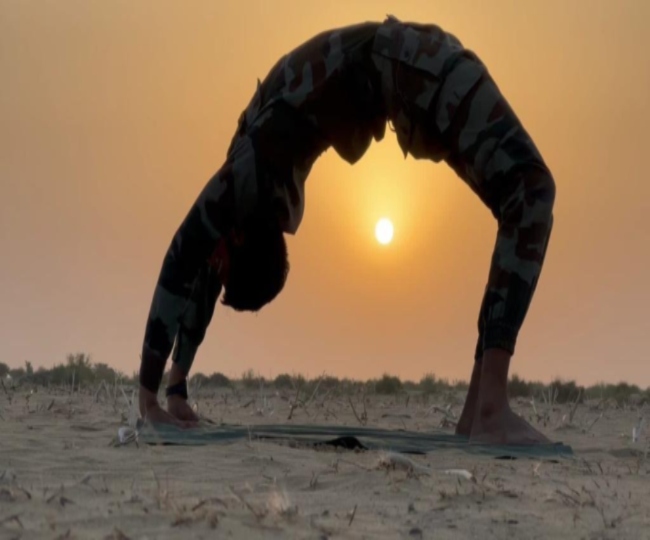 International Yoga Day: भारतीय सेना के जवानों ने किया योग