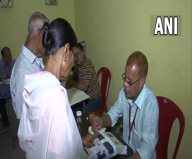 गुवाहाटी नगर निकाय चुनाव के लिए वोटिंग शुरू