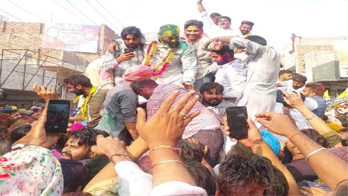 Punjab By Election 2024 Result LIVE: गिद्दड़बाहा में खुशी मनाते आप समर्थक