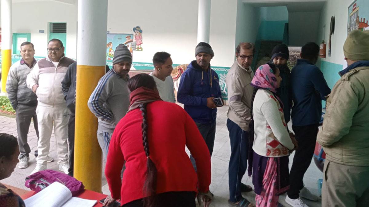 Uttarakhand Nikay Chunav LIVE: मतदान के लिए सुबह से ही उत्साह