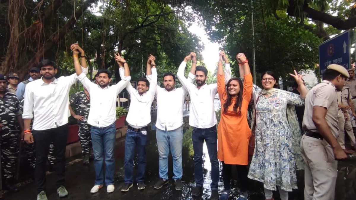 ABVP के तुषार डेढ़ा बने अध्यक्ष