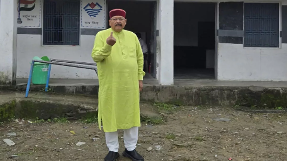 Uttarakhand Panchayat Chunav LIVE: कैबिनेट मंत्री सतपाल महाराज ने किया मतदान